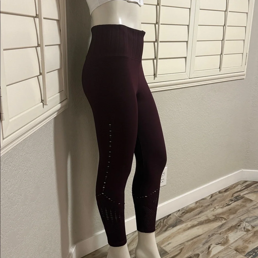 Athleta Halasana Seamless 7/8 Tight Leggings - Picture 3 of 12